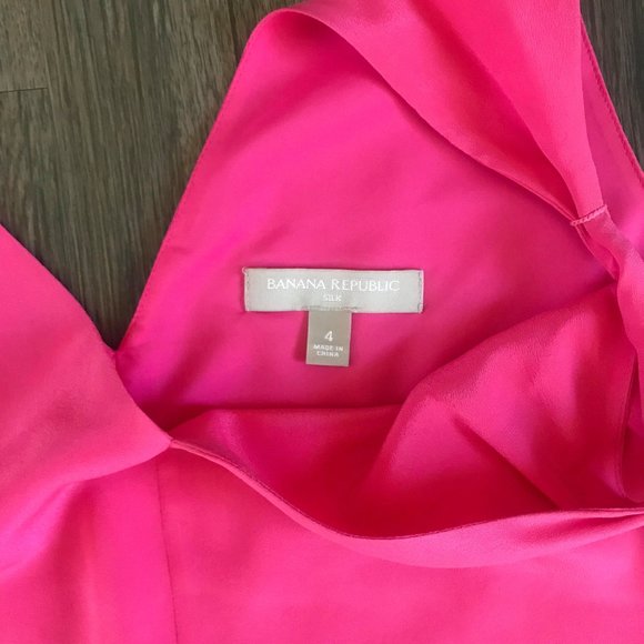 V-neck Tank Top - Picture 2 of 2